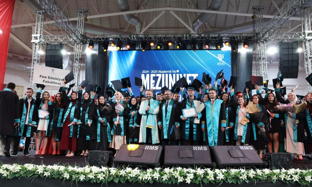 Recep Tayyip Erdoğan Üniversitesi’nde Mezuniyet Coşkusu